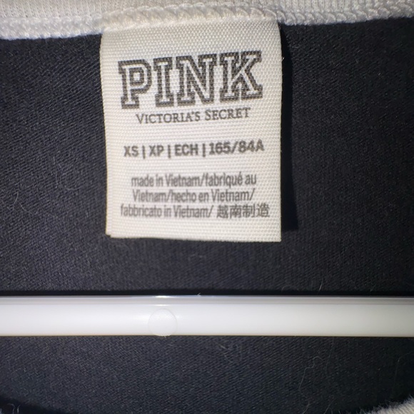 Graphic Tee - PINK Victoria's Secret - Picture 3 of 3